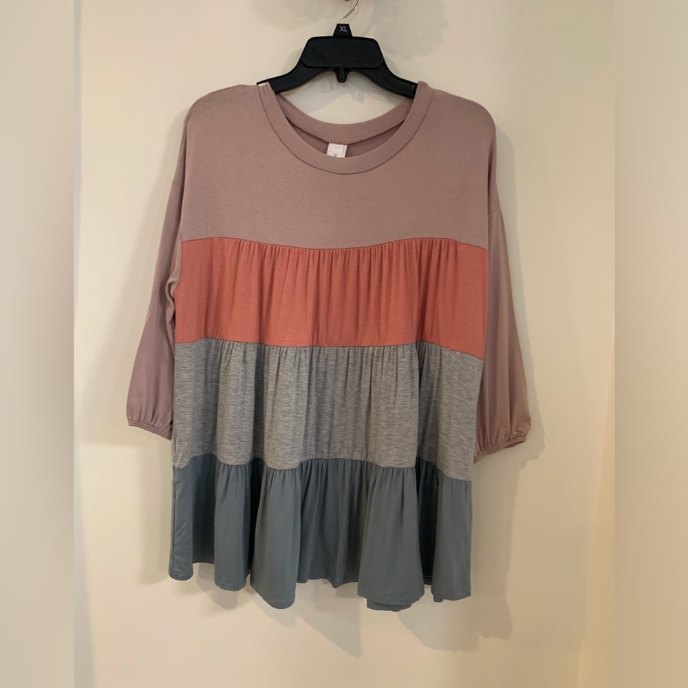 honeyme Color Block top. Size Small